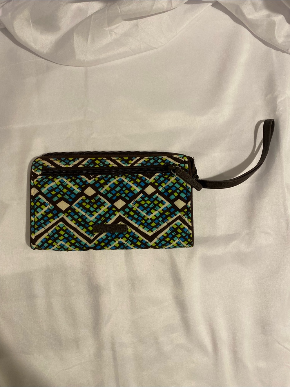 Vera Bradley Geometric Multicolor Wristlet Wallet Zipper Wrist Strap Credit Card